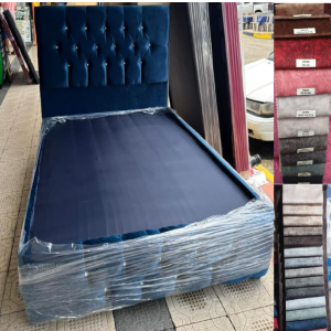 CAMA BASE MADERA 1.35 TERCIOPELO ESPALDAR CRISTAL